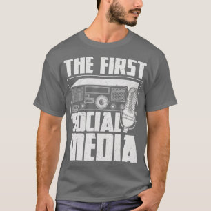 De eerste radio van de sociale media-amateurradio t-shirt