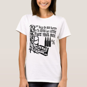 De eerste regel van de veiligheid van Pistolen is  T-shirt