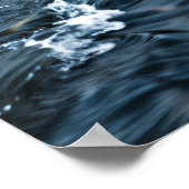 De eeuwige flux: een studie van diepe blauwe strom poster (Hoek)