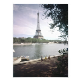 De Eiffeltoren. Parijs, circa 1960. Foto Afdruk