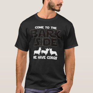 De eigenaars van Corgi Dog komen aan de rand van d T-shirt