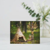 De eikelelfen spelen Indiaas. Zomercamping Briefkaart (Staand voorkant)