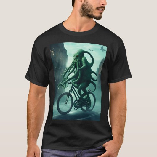 De Eldritch Fietser: Cthulhu rijdt op de fiets T-shirt (Voorkant)
