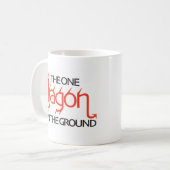 DE ENE TEKENING OP DE GROND KOFFIEMOK (Voorkant links)