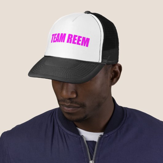 De enige manier is Essex Team Reem TOWIE Joey Trucker Pet (In situ)