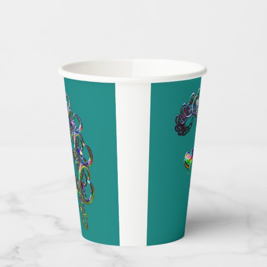 De etherische cascade van harten papieren bekers (Links)