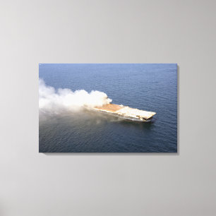 De ex-Oriskany, een buitenbedrijfgestelde vliegtui Canvas Afdruk
