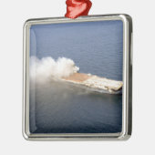 De ex-Oriskany, een buitenbedrijfgestelde vliegtui Metalen Ornament (Links)