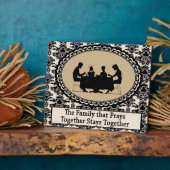 De familie die samen aangepaste plaque bedelt fotoplaat (Zijkant)