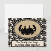 De familie die samen Briefkaart presteert (Voorkant / Achterkant)