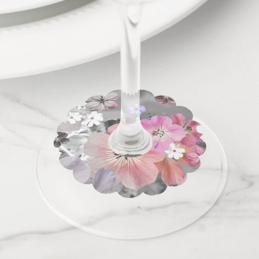 De fee komt binnenkort uit 2 wijnglaslabel (Dichtbij)