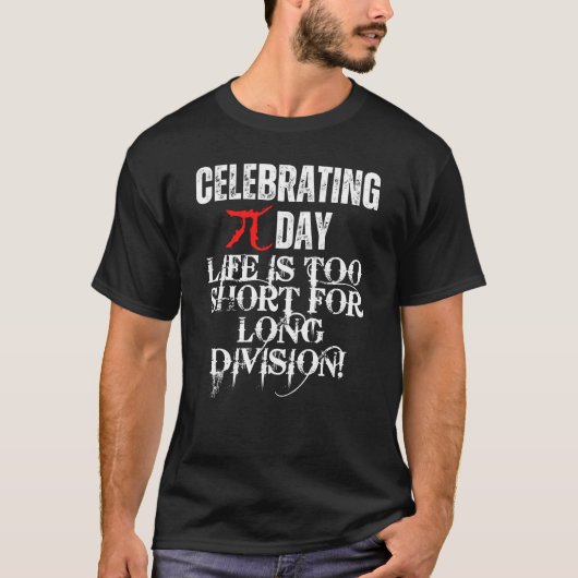 De feestdag is te kort voor de lange div t-shirt (Voorkant)