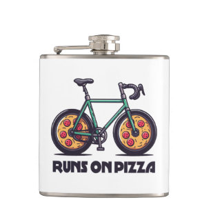 De fiets rijdt op pizza heupfles