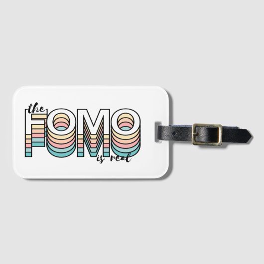 De Fomo is een echte Pastel Modern Mood Typografie Bagagelabel (Voorkant (horizontaal))
