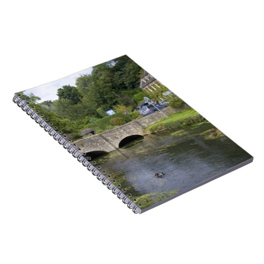 de forelstroom in het dorp Bibury, Notitieboek (Rechterzijde)