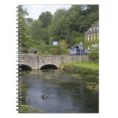 de forelstroom in het dorp Bibury, Notitieboek (Voorkant)