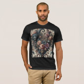 De Formele Fijnden – Gotisch Bloemendesign T-shirt (Voorkant volledig)