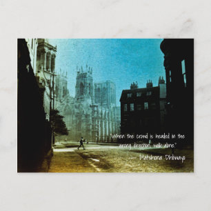 De Foto van 1890 colorized Walk Alone Quote Man Wa Briefkaart