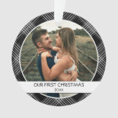 De foto van onze eerste kerstparen is zwart geplak ornament (voorkant)