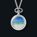 De fotografie van het strand brengt me naar het Ze Horloge<br><div class="desc">Een prachtige strandfoto genomen op de ideale vakantiebestemming van Destin in Florida. De prachtige groene wateren van Sandestin spoelen naar de zandkust onder de serene blauwe hemel om de perfecte schilderachtig vakantiefoto te maken.</div>