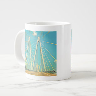 De Fred Hartman Bridge Grote Koffiekop