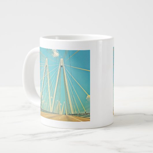 De Fred Hartman Bridge Grote Koffiekop (Links)