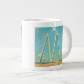 De Fred Hartman Bridge Grote Koffiekop (Voorkant rechts)