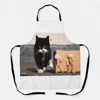 De Fubby's verstoppen zich voor de kat Ping. Schort