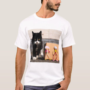 De Fubby's verstoppen zich voor de kat Ping. T-shirt