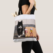 De Fubby's verstoppen zich voor de kat Ping. Tote Bag (Dichtbij)
