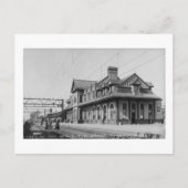 De G.T.R. Railroad Depot - Louis Pesha Briefkaart (Voorkant)