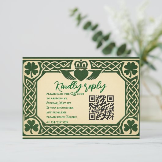 De Gaelic Seal QR Code Wedding RSVP Kaart (Staand voorkant)