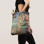 De geboorte van Venus door Sandro Botticelli Tote Bag<br><div class="desc">Prachtige canvas tassen die overdreven zijn! Beschikbaar in twee stijlen en twee grootten! De geboorte van Venus (c. 1482-1486) door Sandro Botticelli (1444-1510) is een schilderij van Renaissance Era met een fijne kunstmythologische schilderij. De godin Venus is uit het zee gekomen als volgroeide vrouw en staat in een grote zeeslag...</div>