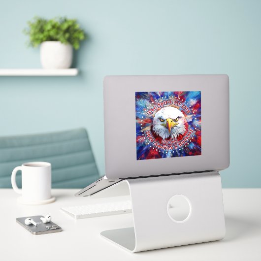 De Geest Van 1776, 2026 Amerika's Rode Adelaar Vuu Sticker (Laptop op bureau)