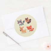 De gelukkige bosvriend ronde sticker (Envelop)