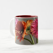 De gelukkige Gerbera Kleurrijke Bloem +Custom Naam Tweekleurige Koffiemok (Voorkant links)