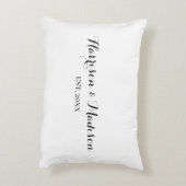 De gepersonaliseerde de naamdatum van het manuscri accent kussen (Achterkant (Verticaal))