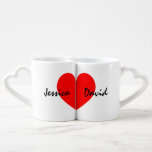 De gepersonaliseerde mok van de liefhebbers plaats<br><div class="desc">Persoonlijke liefhebbers mokken voor hem en haar. Kute design met rode liefdeshart en aangepaste naam. Grappig Valentijnsdag of huwelijkscadeauidee voor man en echtpaar of nieuw wiegende bruid en bruom. Romantic Mr en Mrs Design. Ook goed voor vriendje en vriendin relatie.</div>