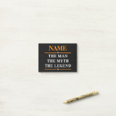 De gepersonaliseerde naam van het Man de mythe de  Post-it® Notes (Op bureau)