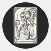 De geregistreerde Nurse Tarot Kaart Skeleton Rn Nu Ronde Sticker (Voorkant)