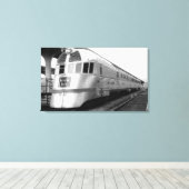 De gestroomlijnde ZepherStainless Steel-trein Canvas Afdruk (Insitu (Houten vloer))