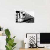 De gestroomlijnde ZepherStainless Steel-trein Poster (Thuiskantoor)