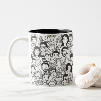 De gezichten van verschillende mensen tweekleurige koffiemok