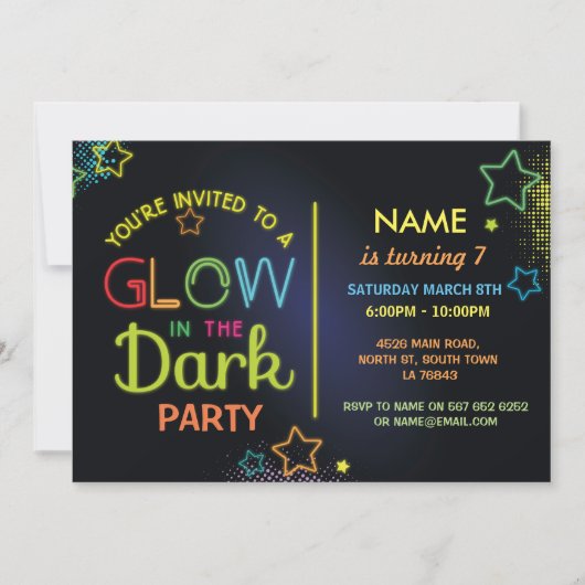 De gloed in de Donkere Birthday Partij nodigt de K Kaart (Voorkant)