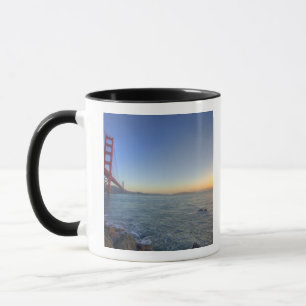 De Golden Gate Bridge bij zonsopgang vanuit Fort Mok