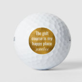 De golfbaan is mijn gelukkige plek Monogram Gold Golfballen (Voorkant)