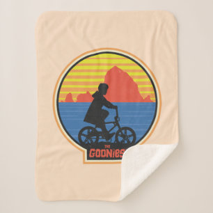 De Goonies Retro Mikey Riding Bike Graphic Sherpa Deken