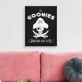 De goonies "Zeg nooit dat ze sterven" Pirate Badge Canvas Afdruk (Insitu (Woonkamer))