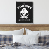 De goonies "Zeg nooit dat ze sterven" Pirate Badge Canvas Afdruk (Insitu (Slaapkamer))