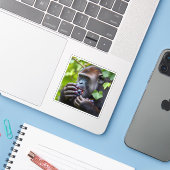 De "GrAPE" Sticker (Laptop met iPhone)